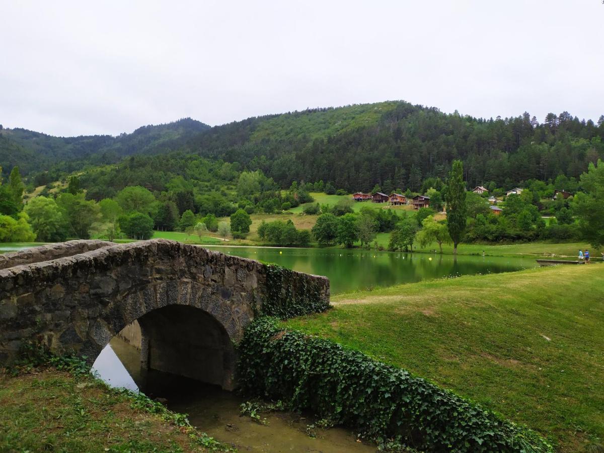Belle Maison Proche De La Ville Et Du Lac Belcaire Exterior foto